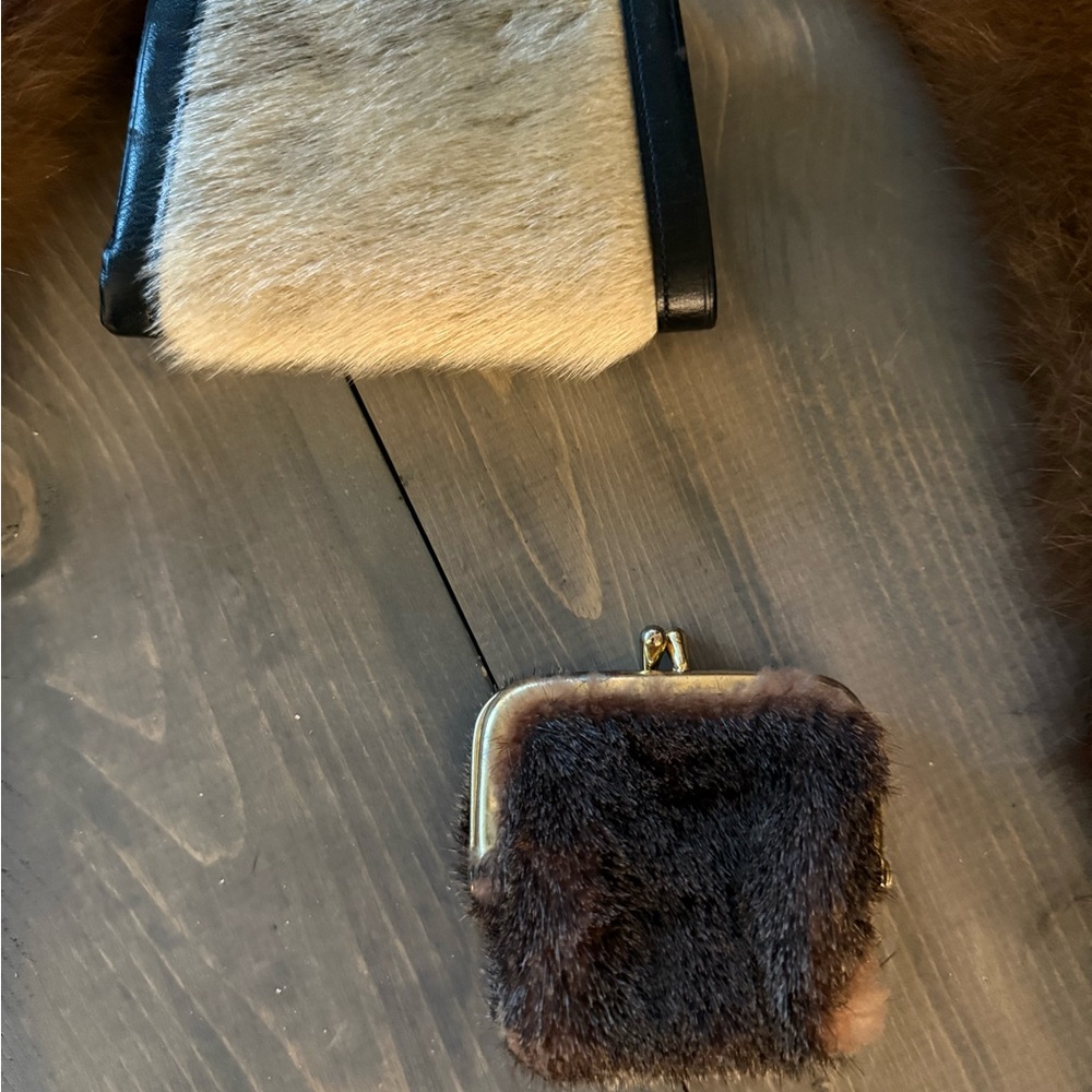 David Green Furriers Mink Stoll and Two Vintage Fur Coin Wallets - Picture 5 of 7